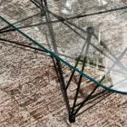 Table fixe avec plateau en verre en forme de tonneau et base en acier fabriquée en Italie - Ezzellino Viadurini