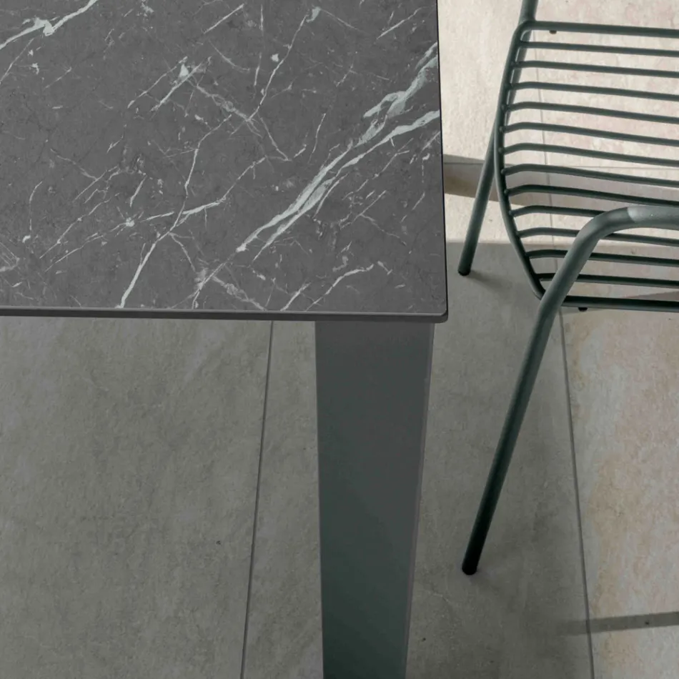 Table d'extérieur fixe en Hpl Alicante et base en métal fabriquée en Italie - Carl Viadurini