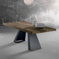 Table design en bois massif fabriquée en Italie, Zerba