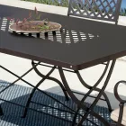 Table pliante d'extérieur en acier galvanisé fabriquée en Italie - Selvaggia Viadurini