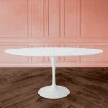 Eero Saarinen Tulip Table H 74 ovale à rallonge en stratifié liquide blanc - Scarlet