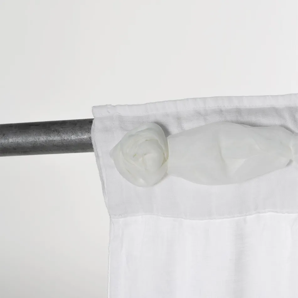 Rideau en lin blanc avec broderie organza et design shabby fabriqué en Italie - Marpessa Viadurini