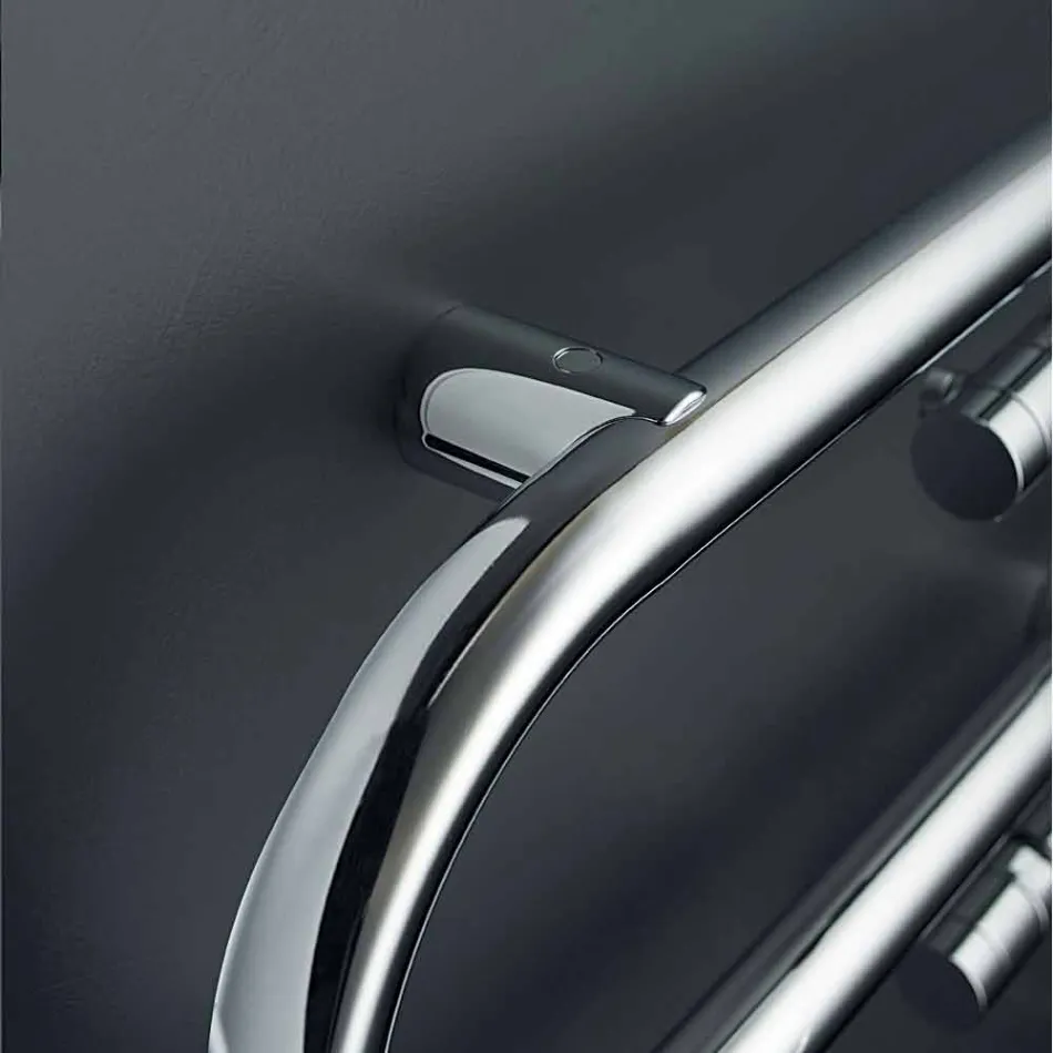 TERMOARREDO conception Staples hydraulique avec la finition de chrome par Scirocco H Viadurini