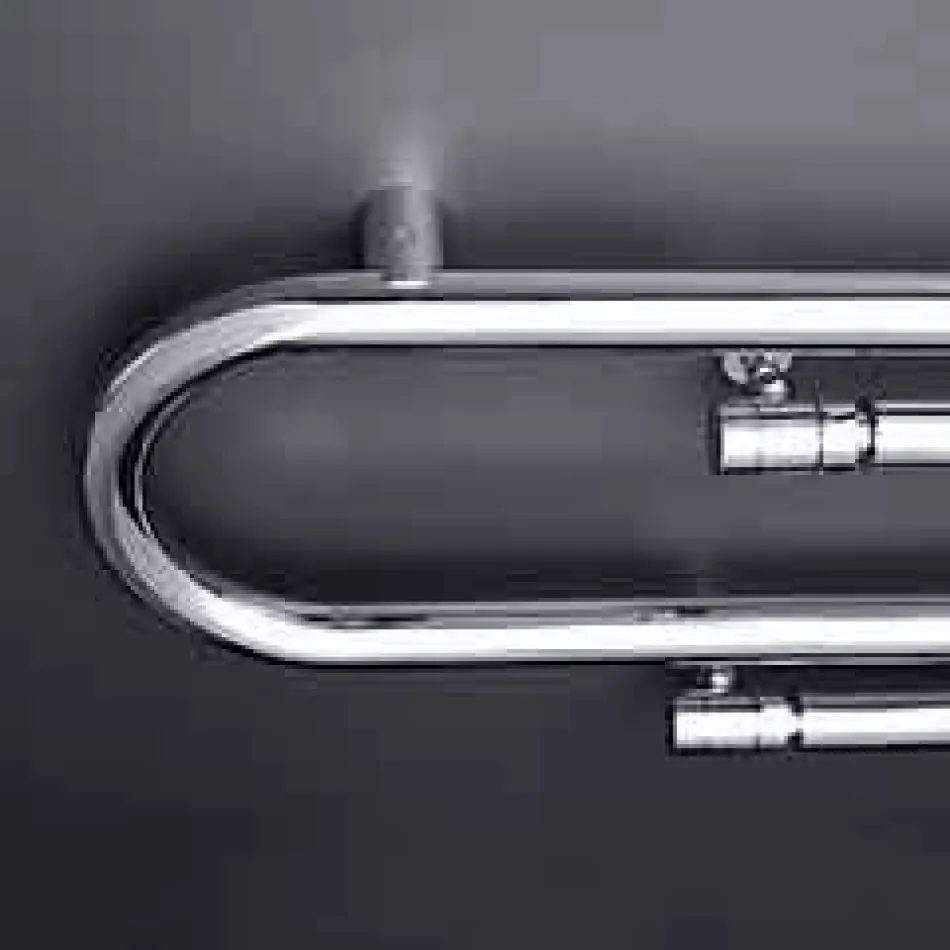 TERMOARREDO conception Staples hydraulique avec la finition de chrome par Scirocco H Viadurini