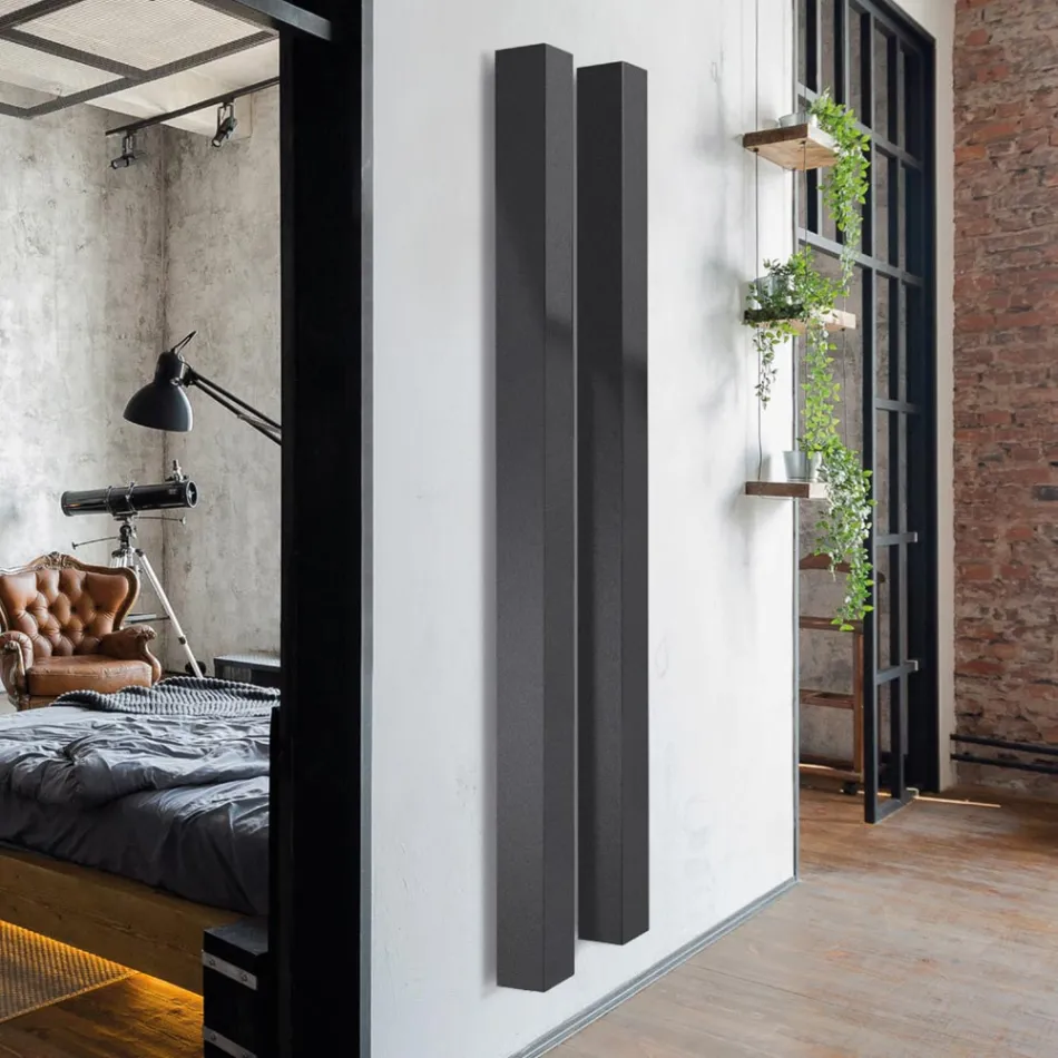 Radiateur électrique en acier au carbone avec deux finitions, fabriqué en Italie - Ember Viadurini