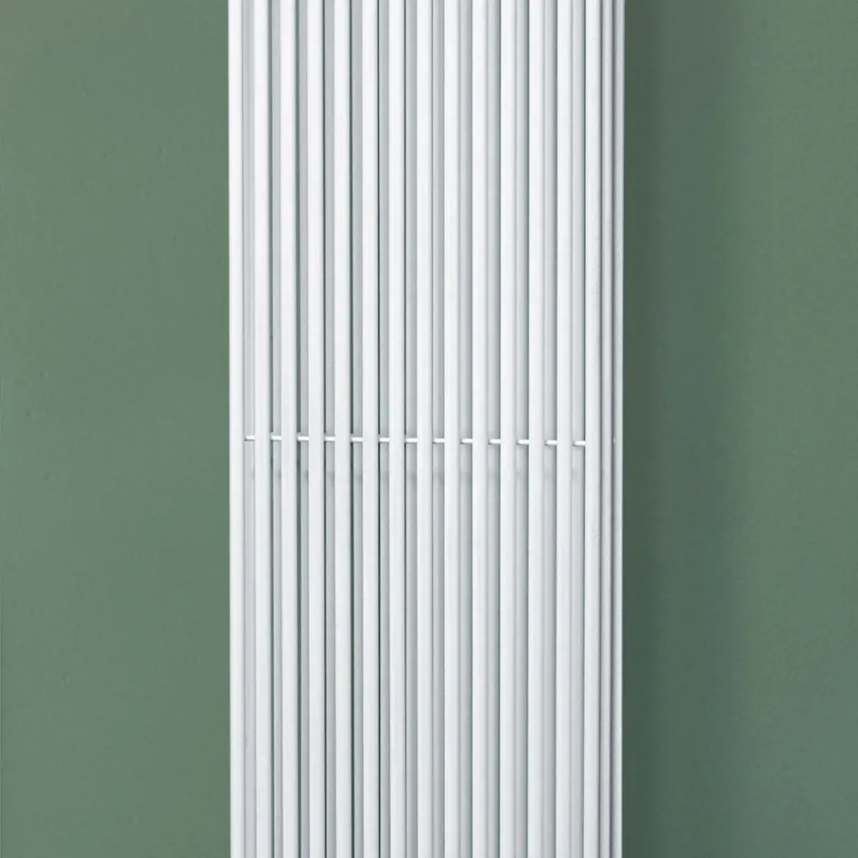 Radiateur hydraulique avec triple série d'éléments verticaux fabriqué en Italie - Cenci Viadurini