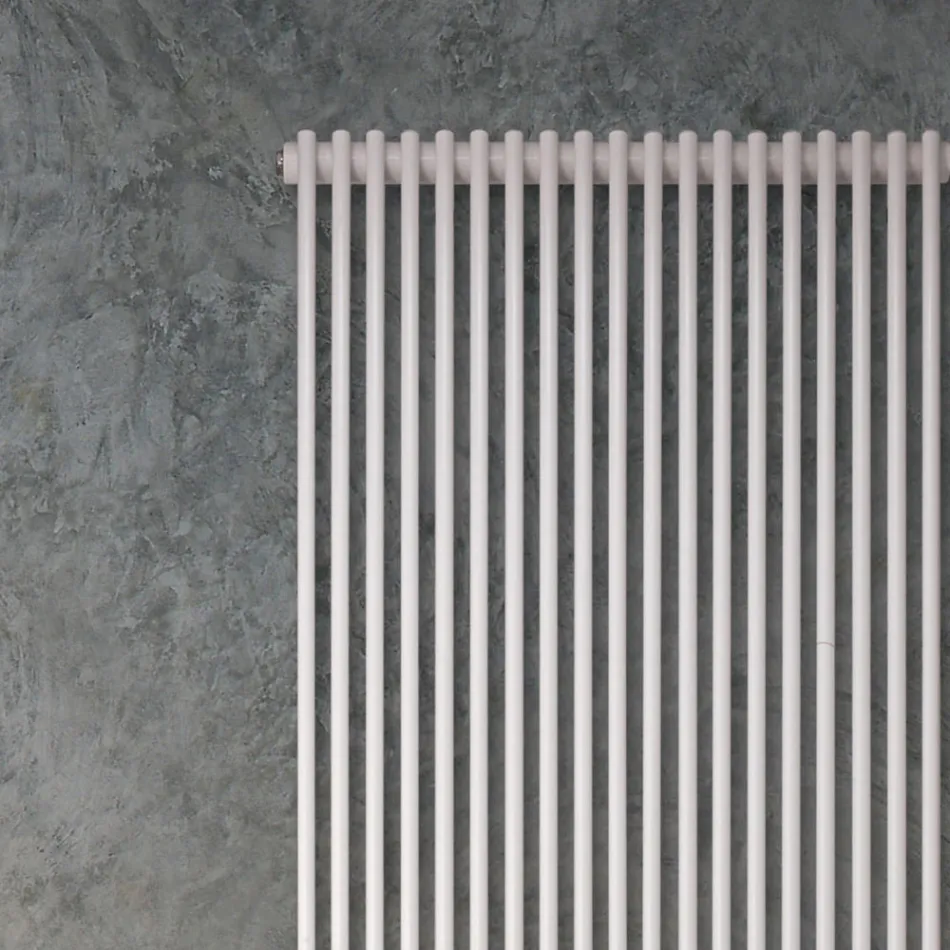 Radiateur hydraulique avec une série d'éléments verticaux fabriqué en Italie - carbone Viadurini