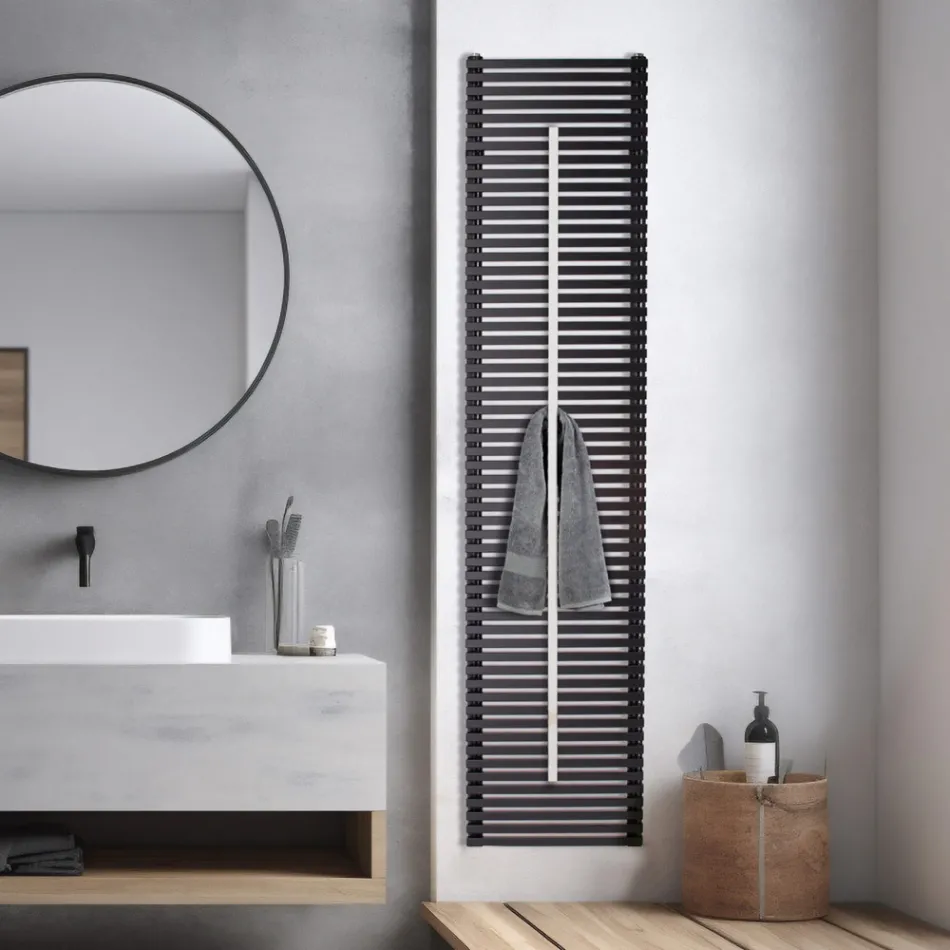 Radiateur en acier au carbone avec porte-serviettes, fabriqué en Italie - Lux Viadurini