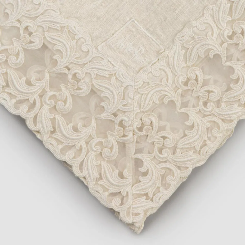 Nappe carrée en lin beige avec dentelle Farnèse de luxe artisanale - Kippel Viadurini