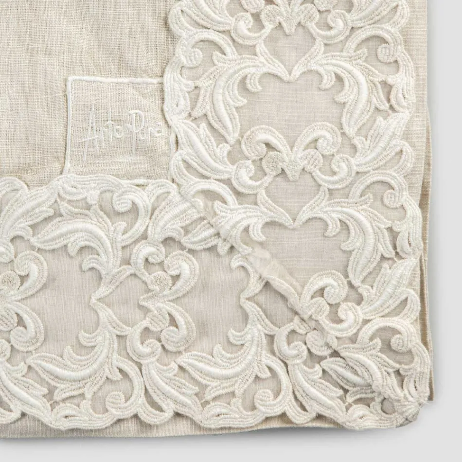 Nappe rectangulaire en lin beige avec dentelle Farnèse de luxe artisanale - Kippel Viadurini