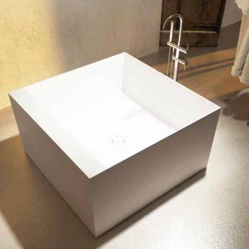 Baignoire autoportante carrée fabriquée en Italie par Argentera design