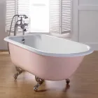 salle de bain design décoré avec peint pieds en fonte Sally Viadurini