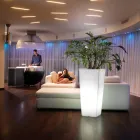 Grand vase d'intérieur en polyéthylène blanc fabriqué en Italie - Devid Viadurini