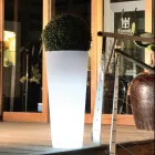 Vase de jardin rond de couleur fluo avec lumière Made in Italy - Avanas Viadurini