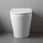 Toilettes sur pied avec abattant fin à fermeture ralentie en céramique blanche - Salice Viadurini