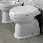 WC sur pied moderne en céramique blanche avec abattant en polyester - Silice Viadurini