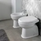 WC en céramique sur pied avec abattant en polyester et design moderne - Silica Viadurini
