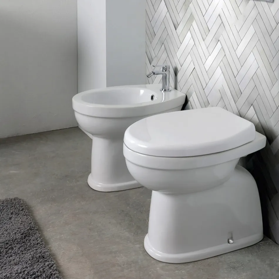 WC en céramique sur pied avec abattant en polyester et design moderne - Silica Viadurini