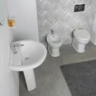 WC en céramique sur pied avec abattant en polyester et design moderne - Silica Viadurini