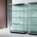 Vitrine murale en verre transparent 2 portes avec serrure - Antonia